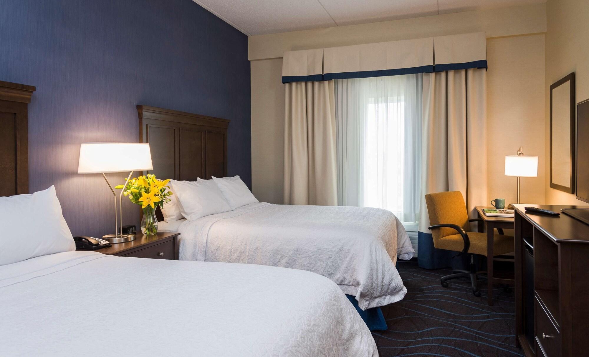 Hampton Inn By Hilton Ottawa Airport מראה חיצוני תמונה